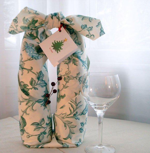 handmade furoshiki giftwrap, free download, printable gift tags, holiday gift wrap tutorial