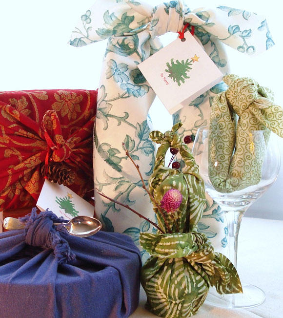 handmade furoshiki giftwrap, free download, printable gift tags, holiday gift wrap tutorial
